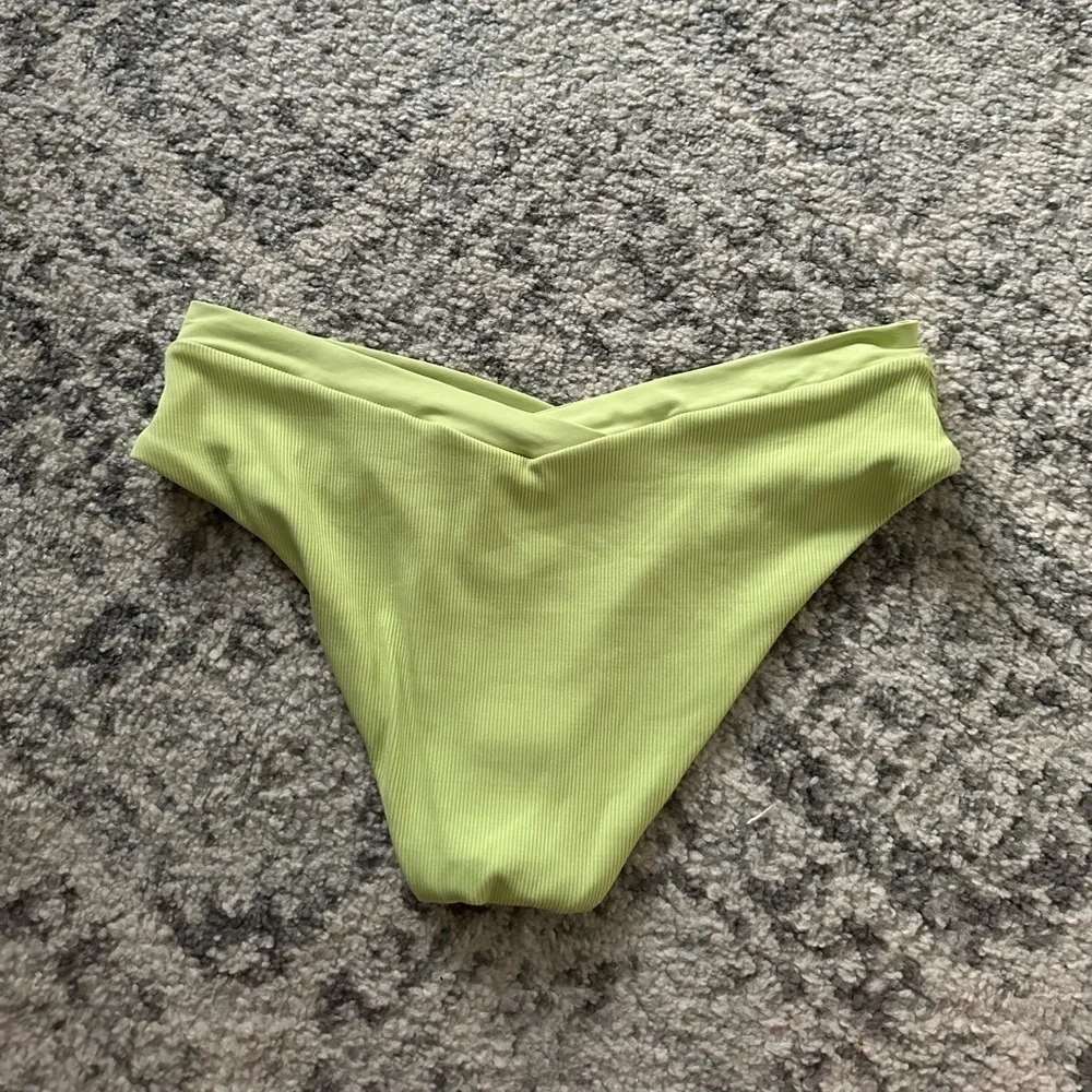 L*SPACE Ribbed Pratt Bikini Bottom In Mojito